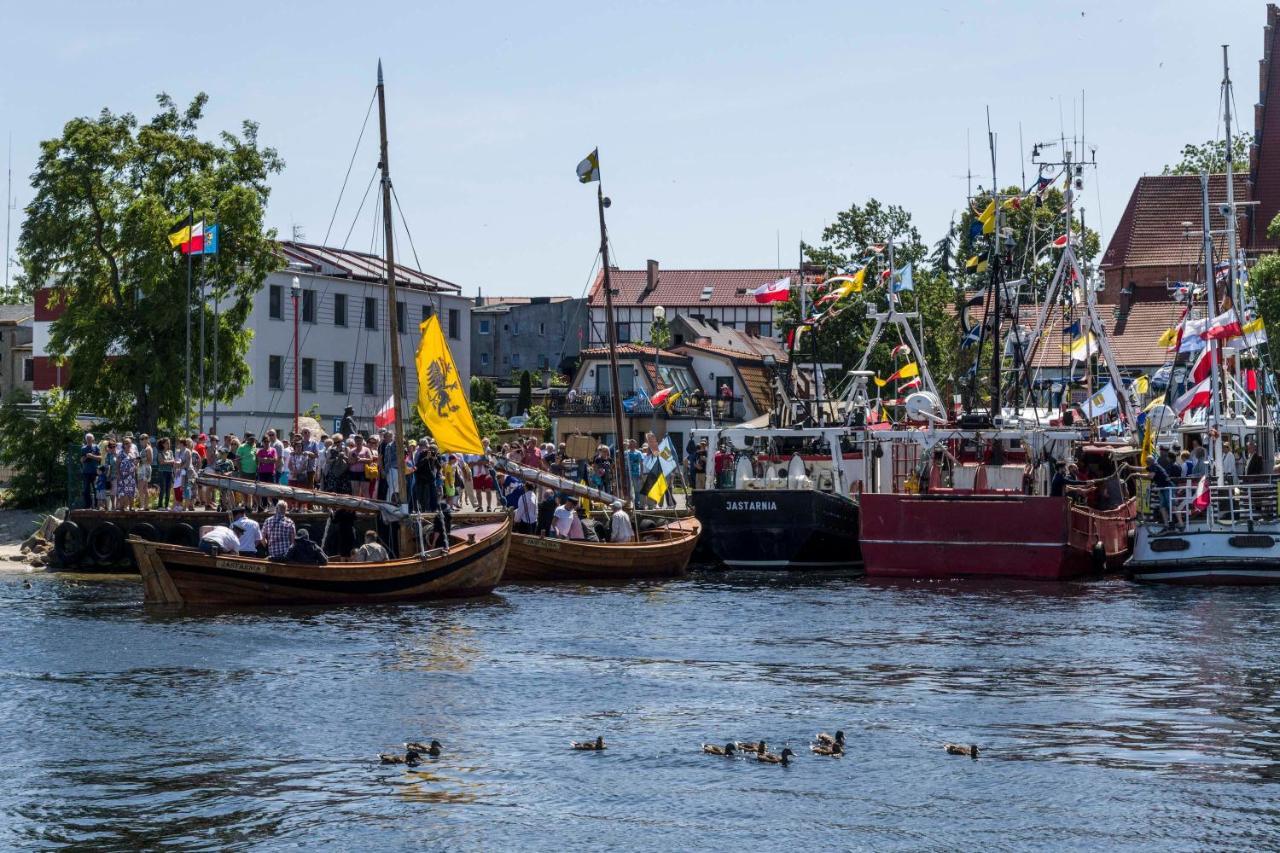Ahoy Puck Apartament Przy Plazy Z Widokiem Na Morze Bagian luar foto