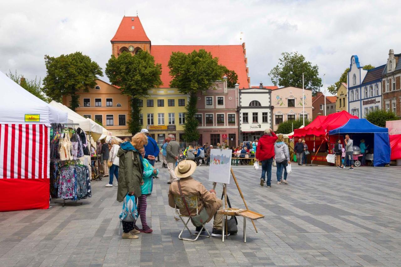 Ahoy Puck Apartament Przy Plazy Z Widokiem Na Morze Bagian luar foto